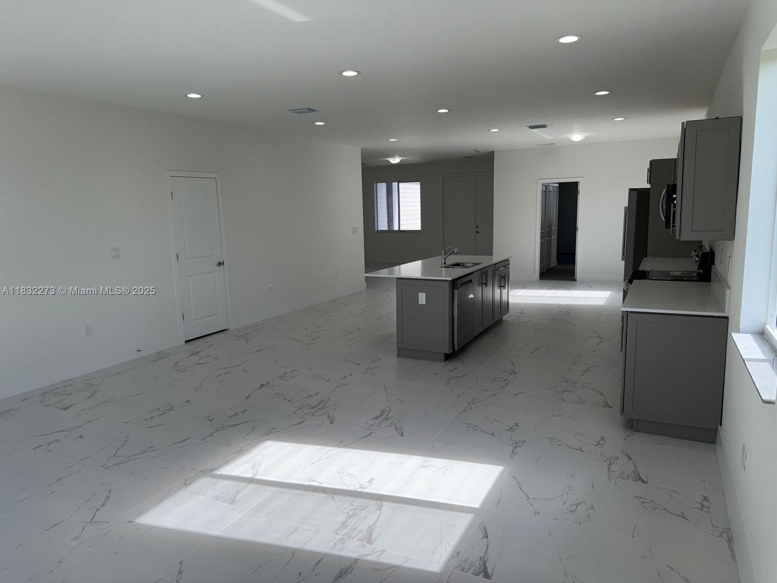 1884 NE 1st St Homestead, FL 33033