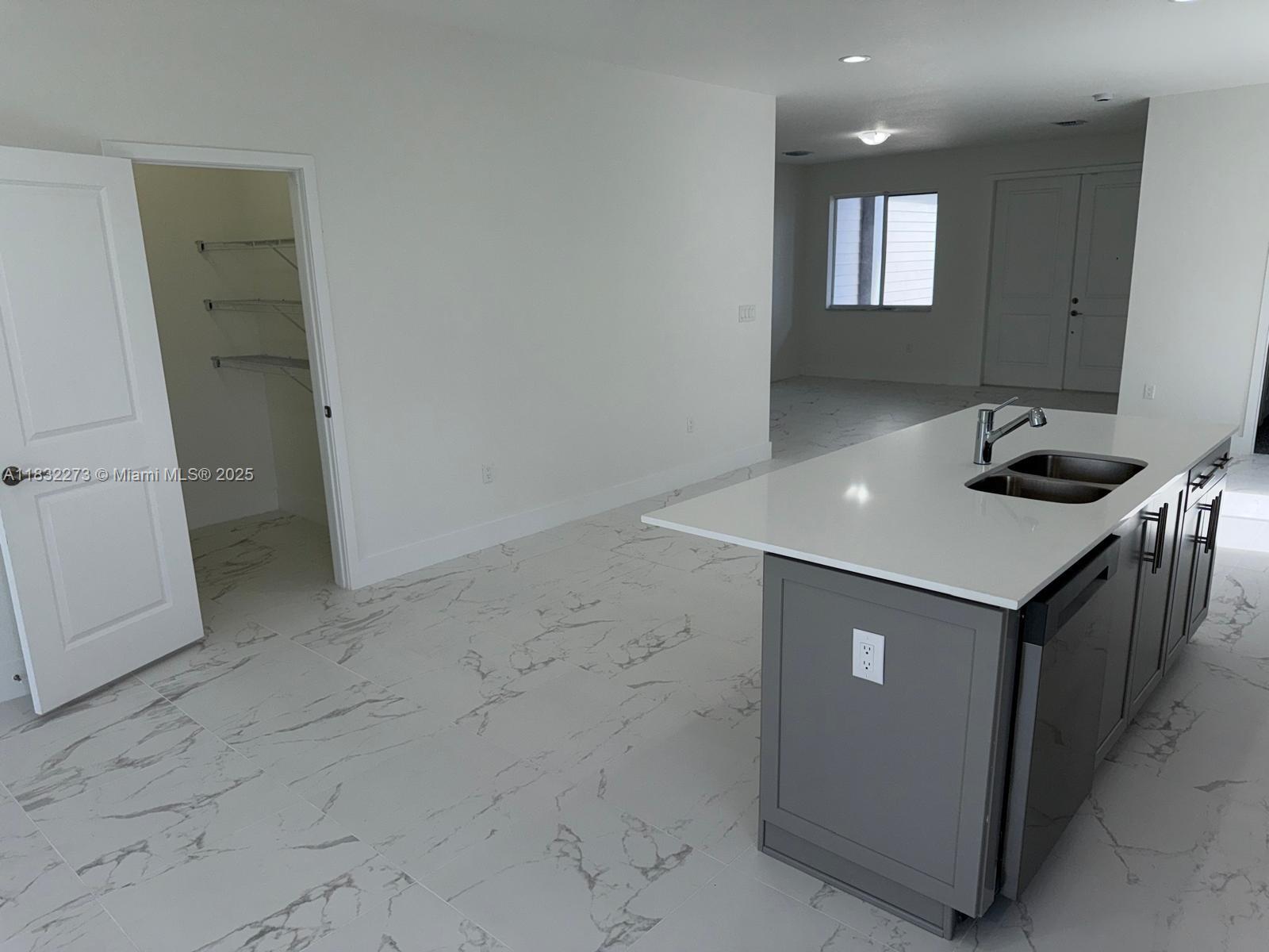 1884 NE 1st St Homestead, FL 33033