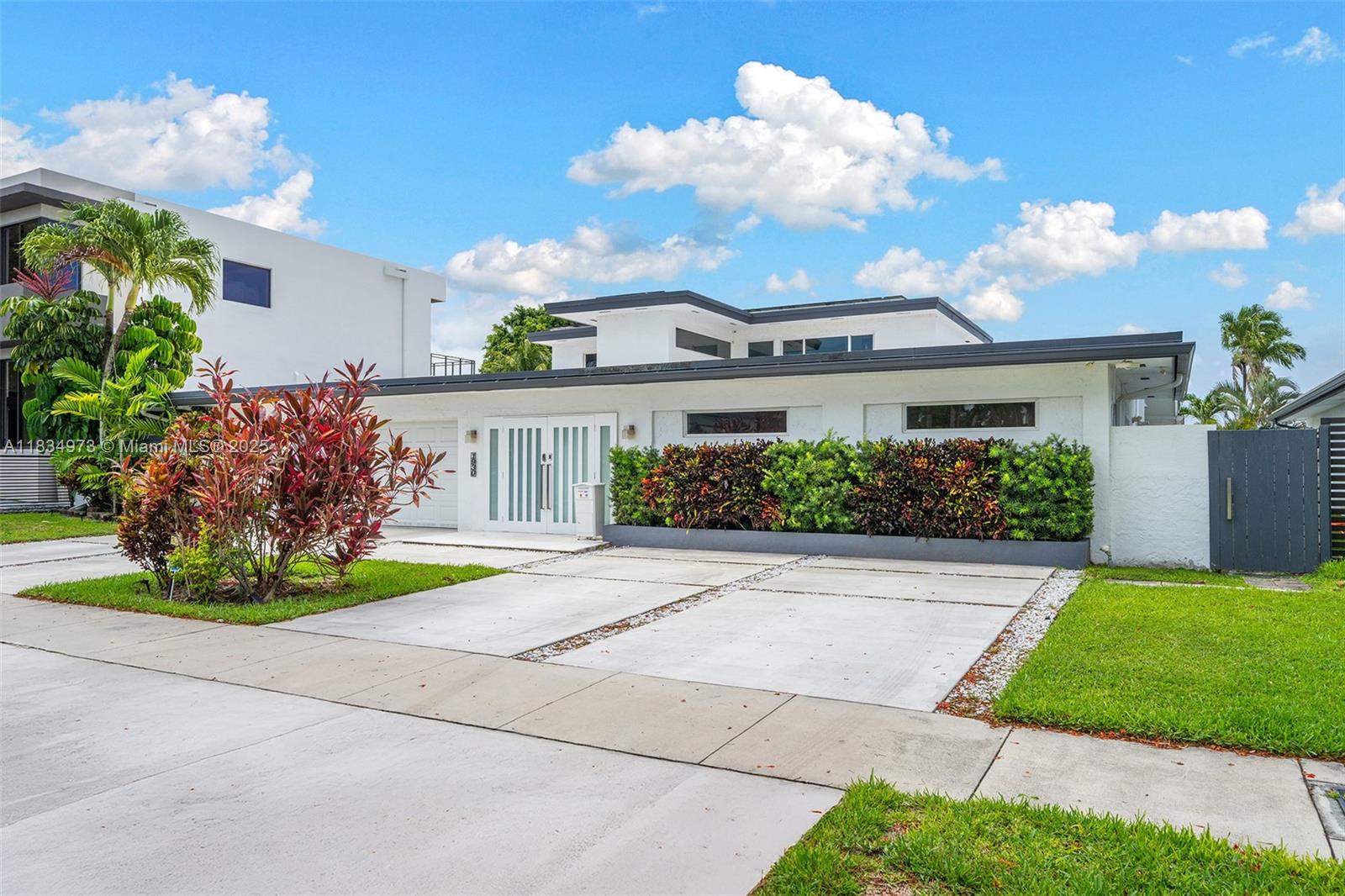 1930 NE 193rd St Miami, FL 33179 1930 NE 193rd St Miami, FL 33179