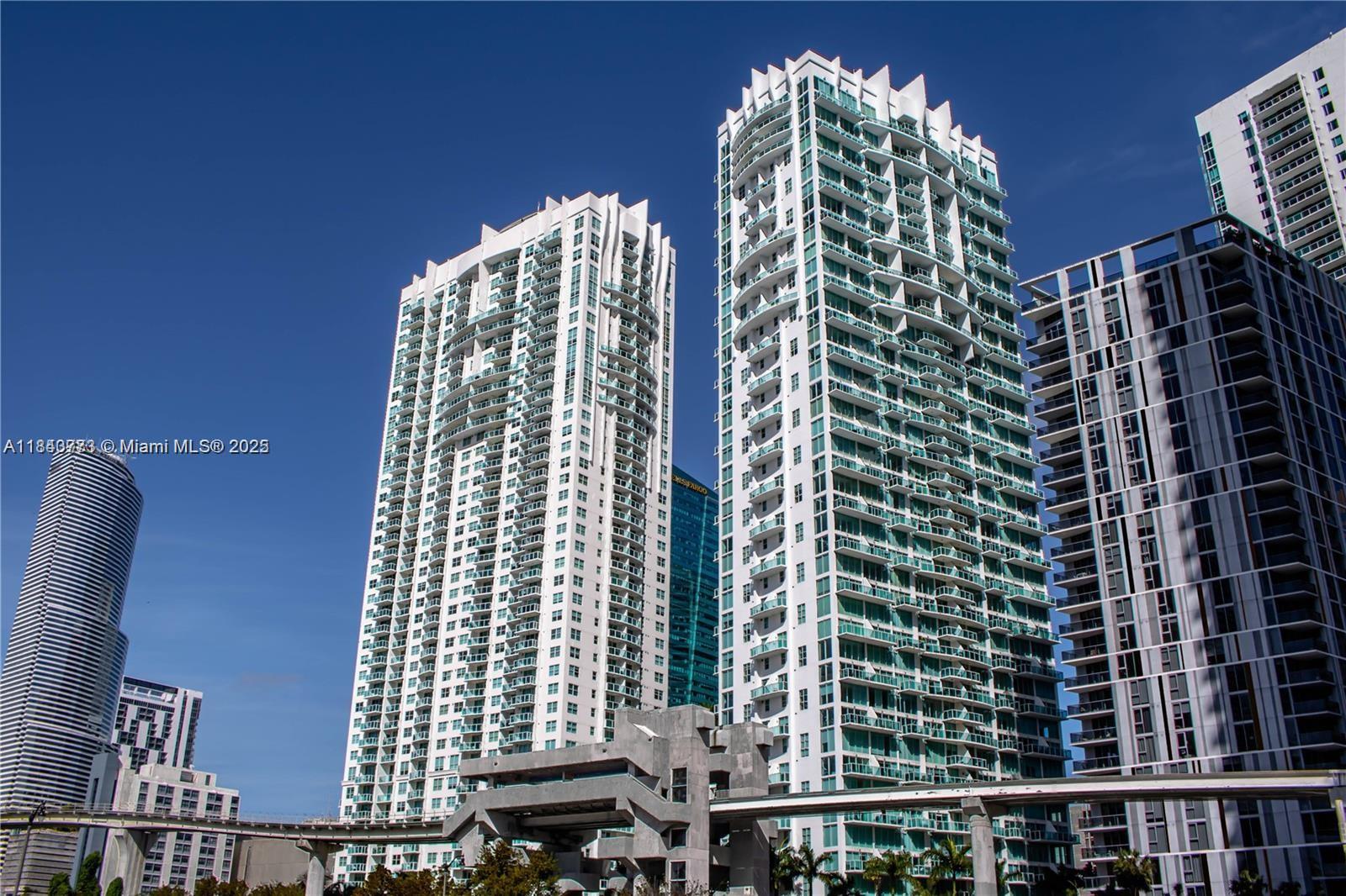 41 SE 5th St #604