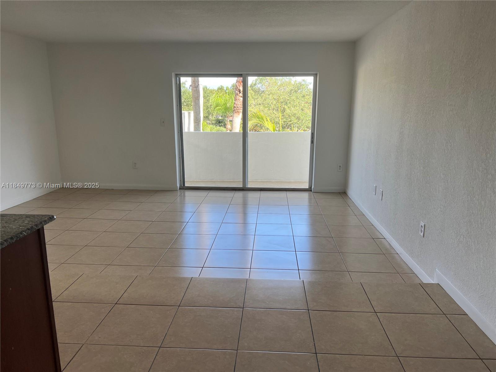 8950 SW 69th Ct #312 Pinecrest, FL 33156