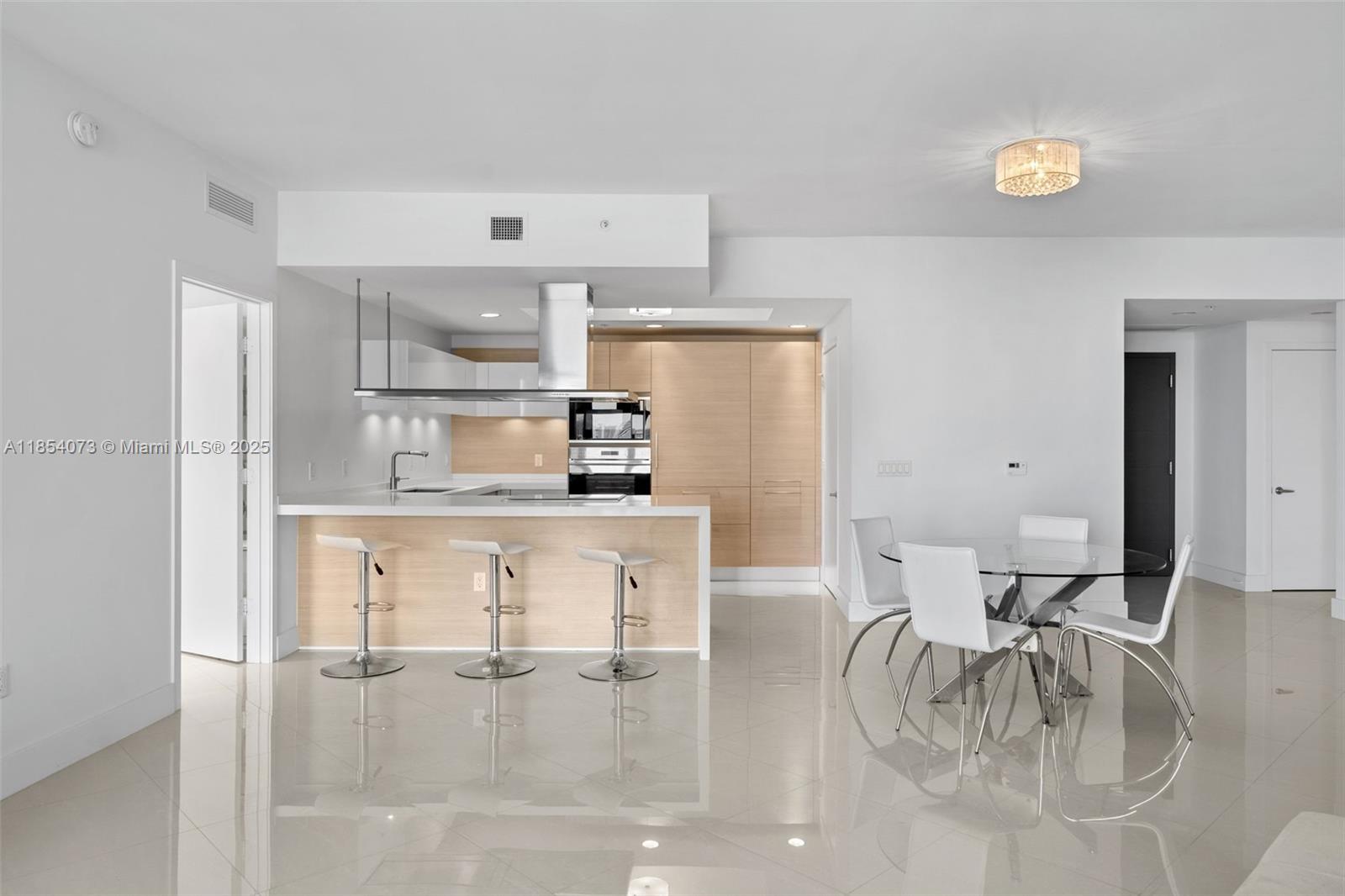 17301 Biscayne Blvd #1704