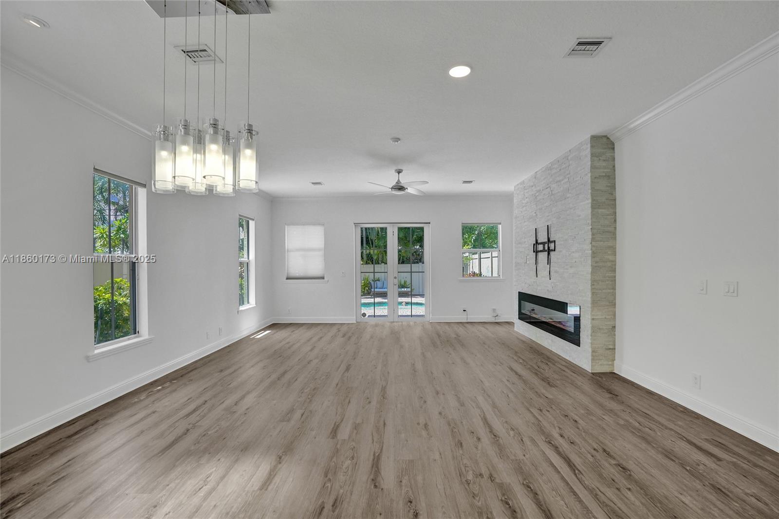 1115 NE 14th Ave Fort Lauderdale, FL 33304