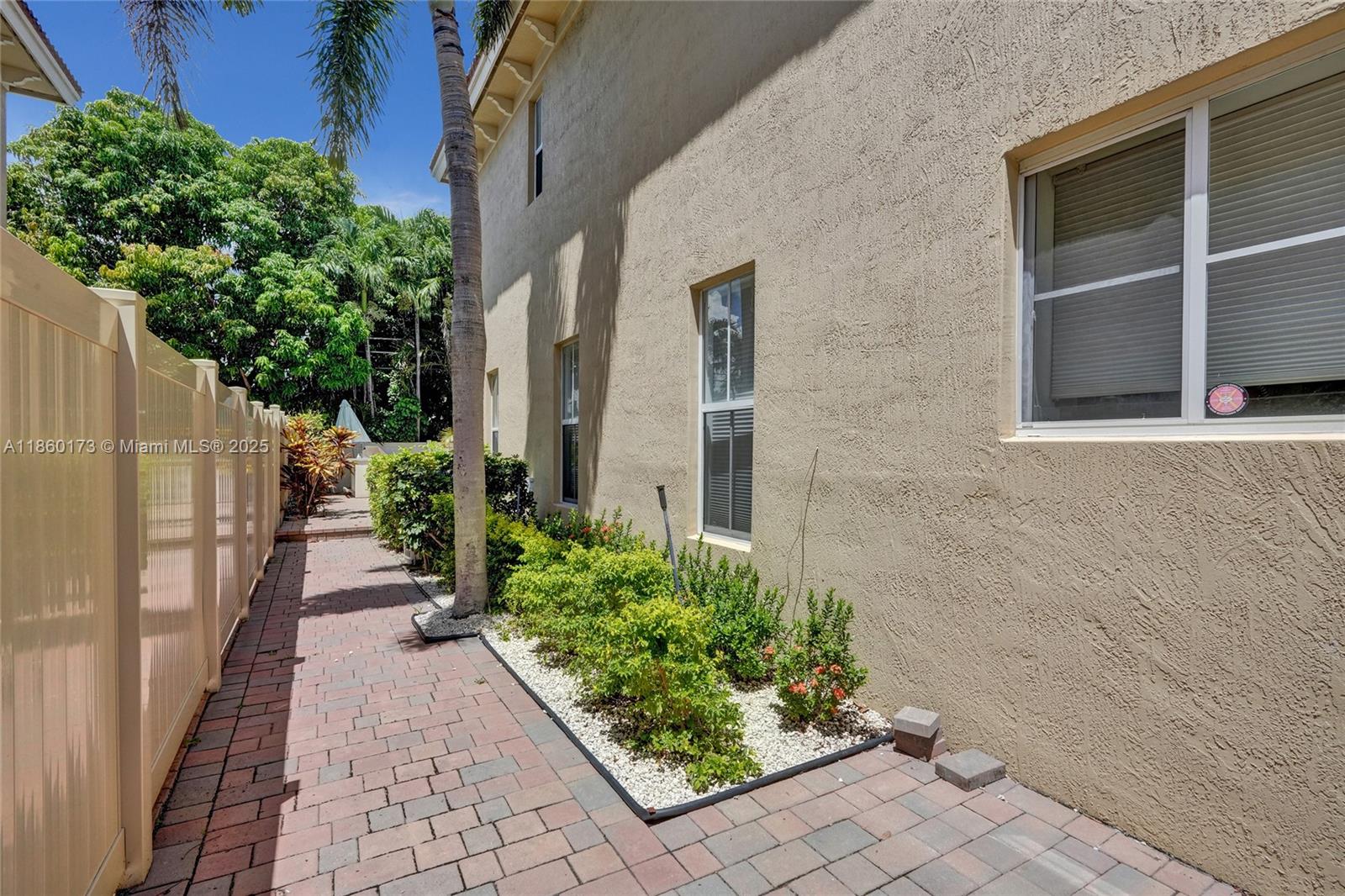 1115 NE 14th Ave Fort Lauderdale, FL 33304