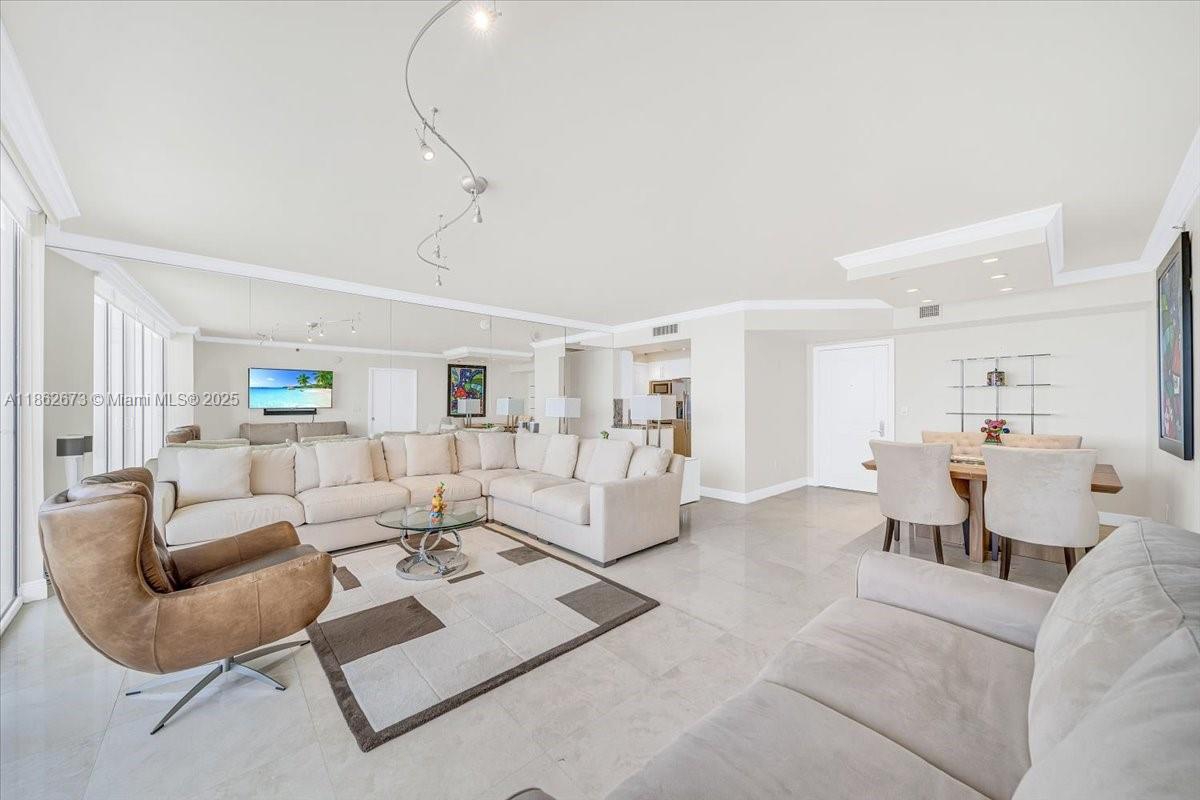image Ocean Three Condo12