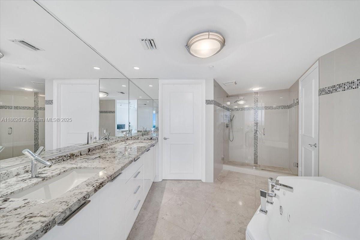 image Ocean Three Condo22