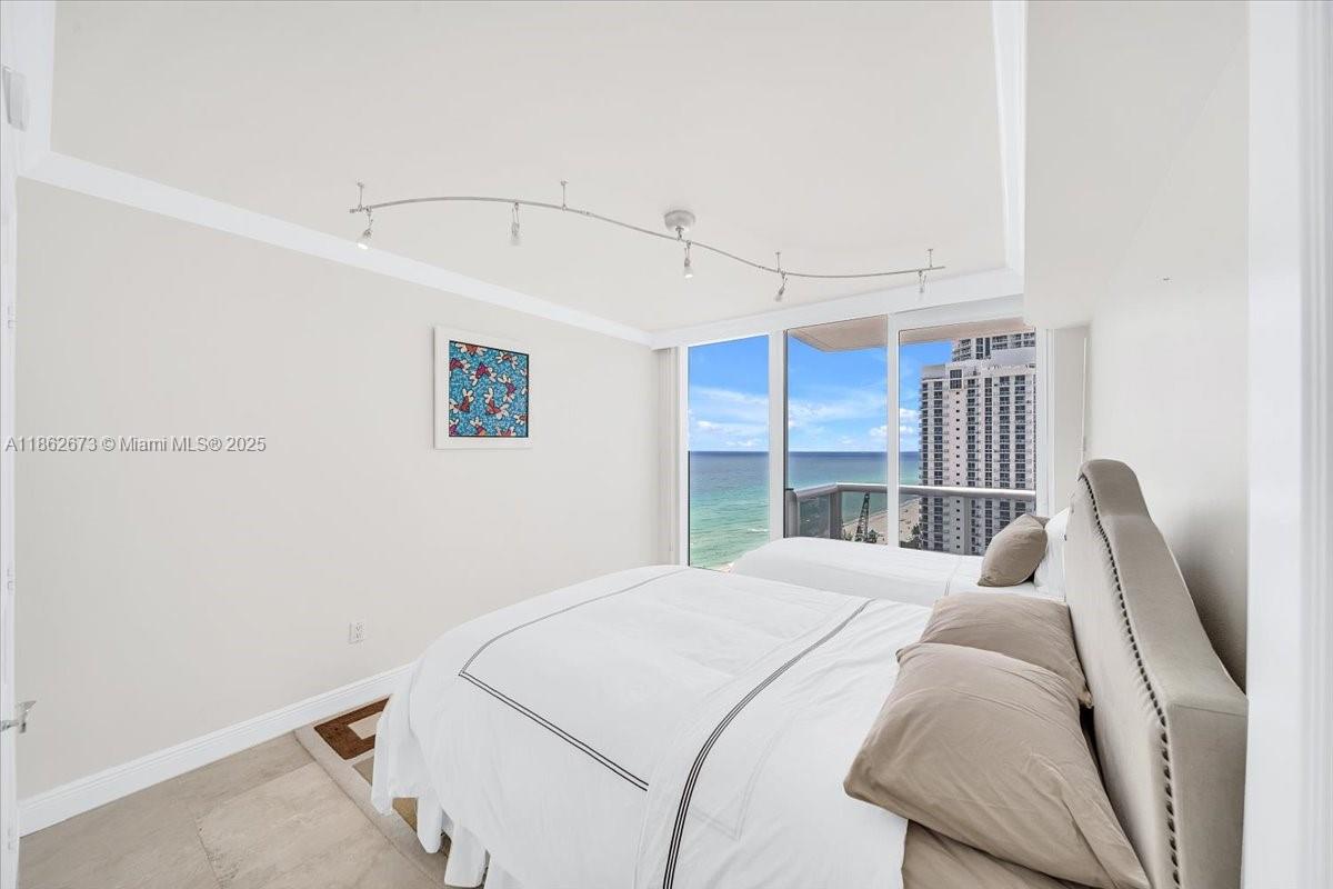 image Ocean Three Condo25