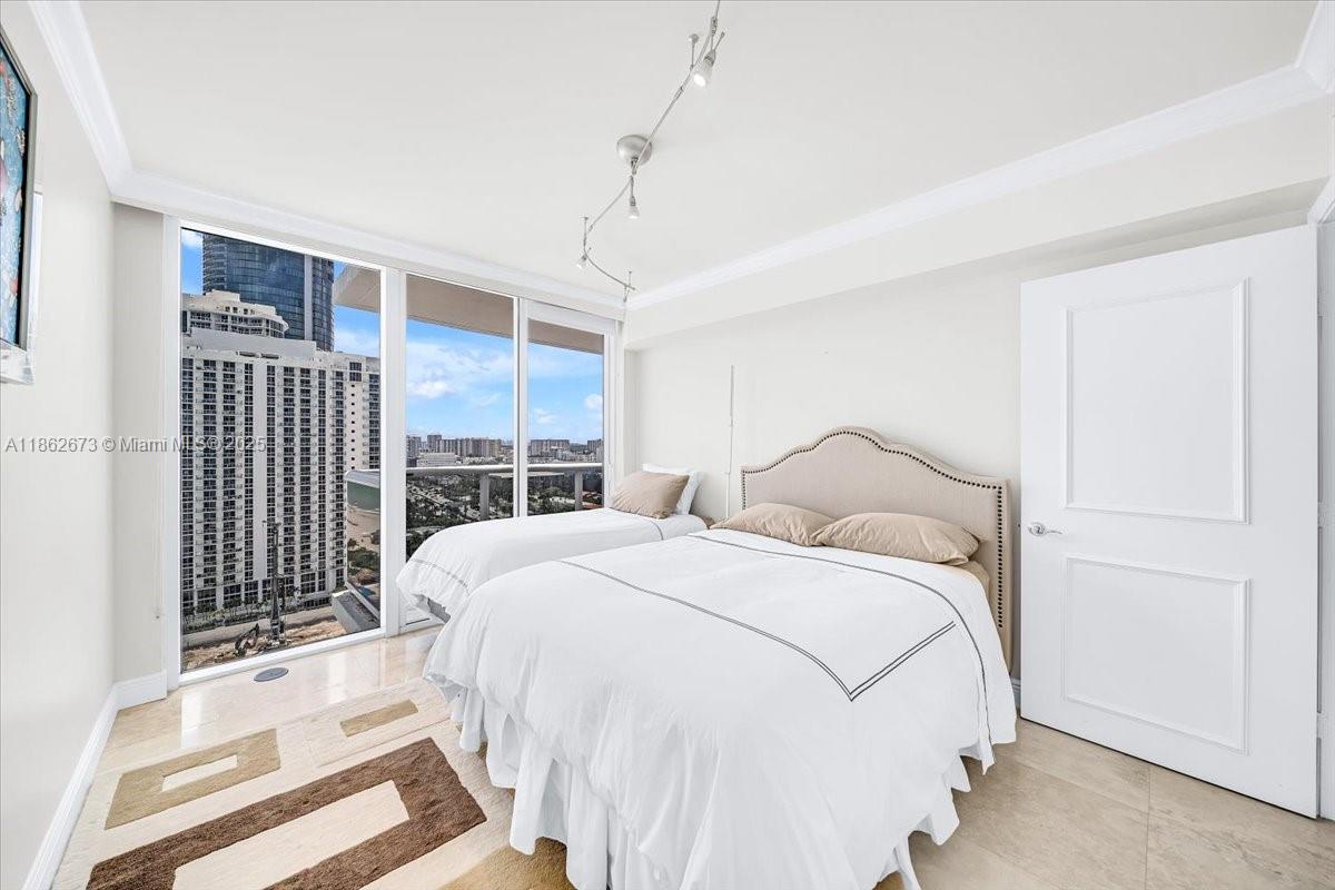 image Ocean Three Condo26