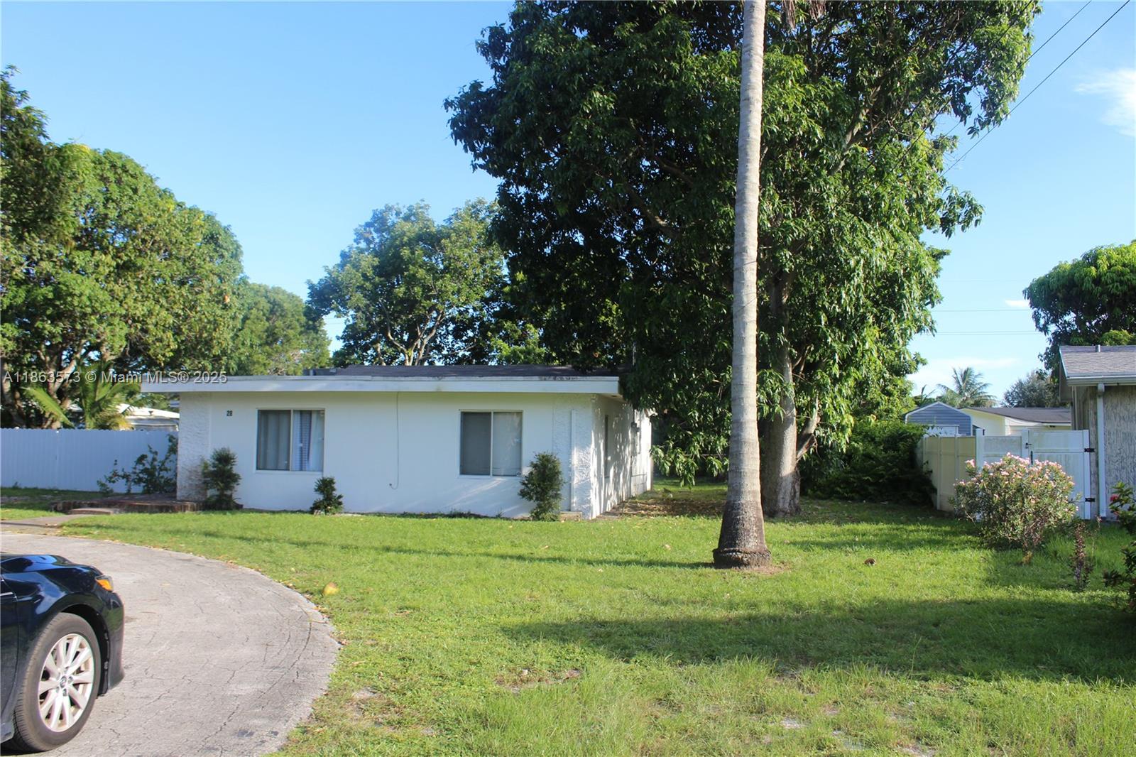 28 NE 164th St