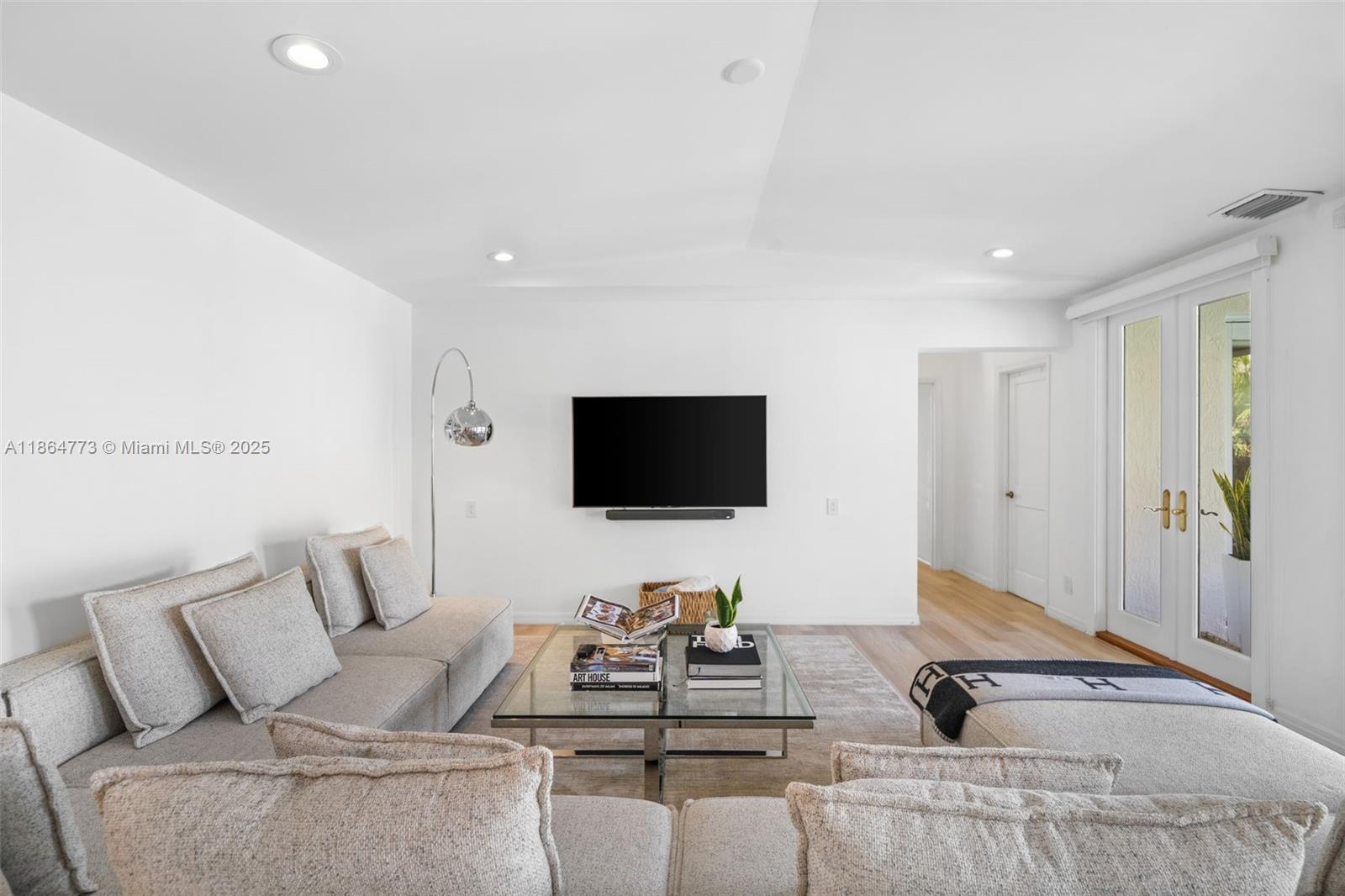 6850 Sunrise Ter Coral Gables, FL 33133