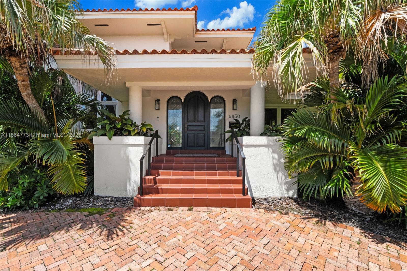 6850 Sunrise Ter Coral Gables, FL 33133