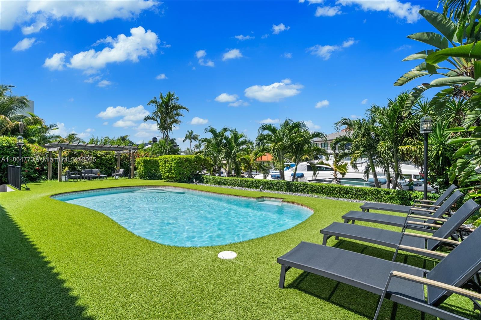 6850 Sunrise Ter Coral Gables, FL 33133