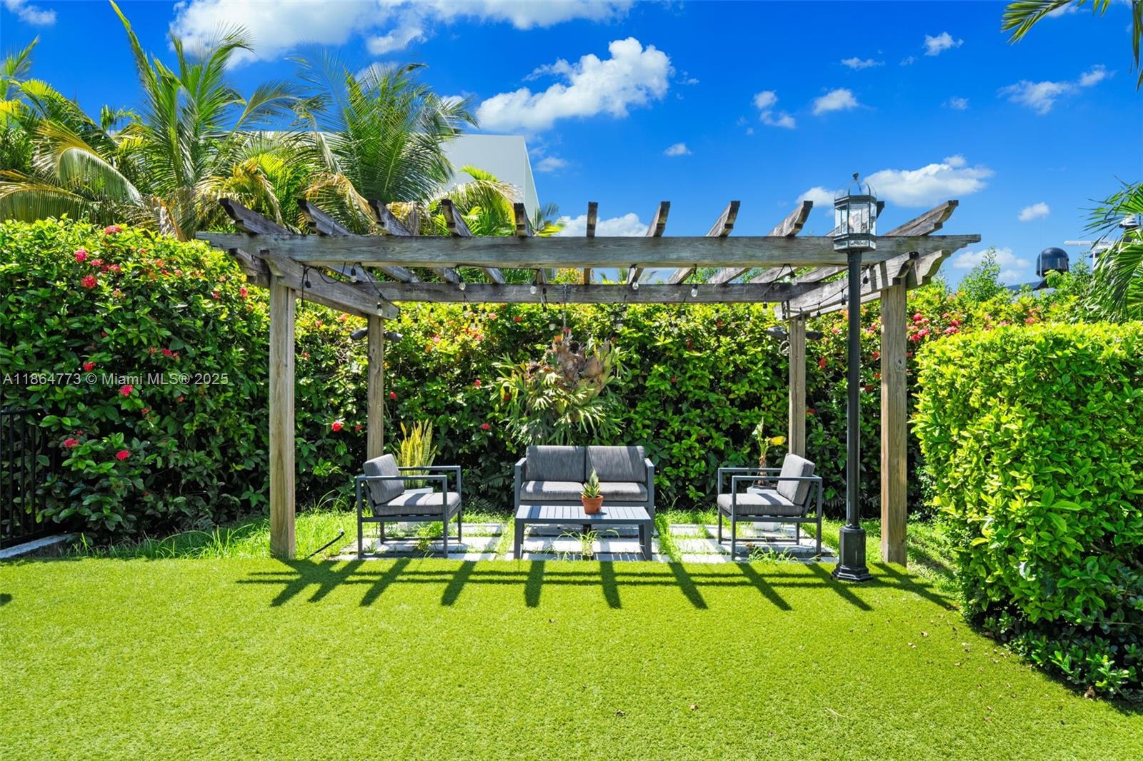 6850 Sunrise Ter Coral Gables, FL 33133