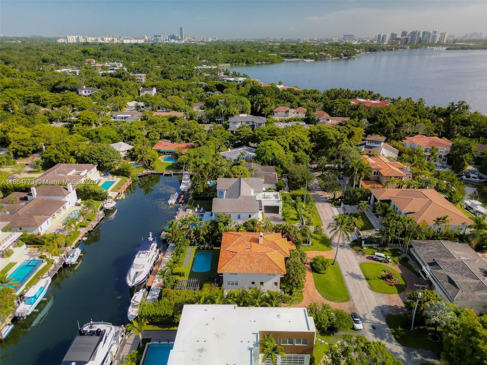 6850 Sunrise Ter Coral Gables, FL 33133