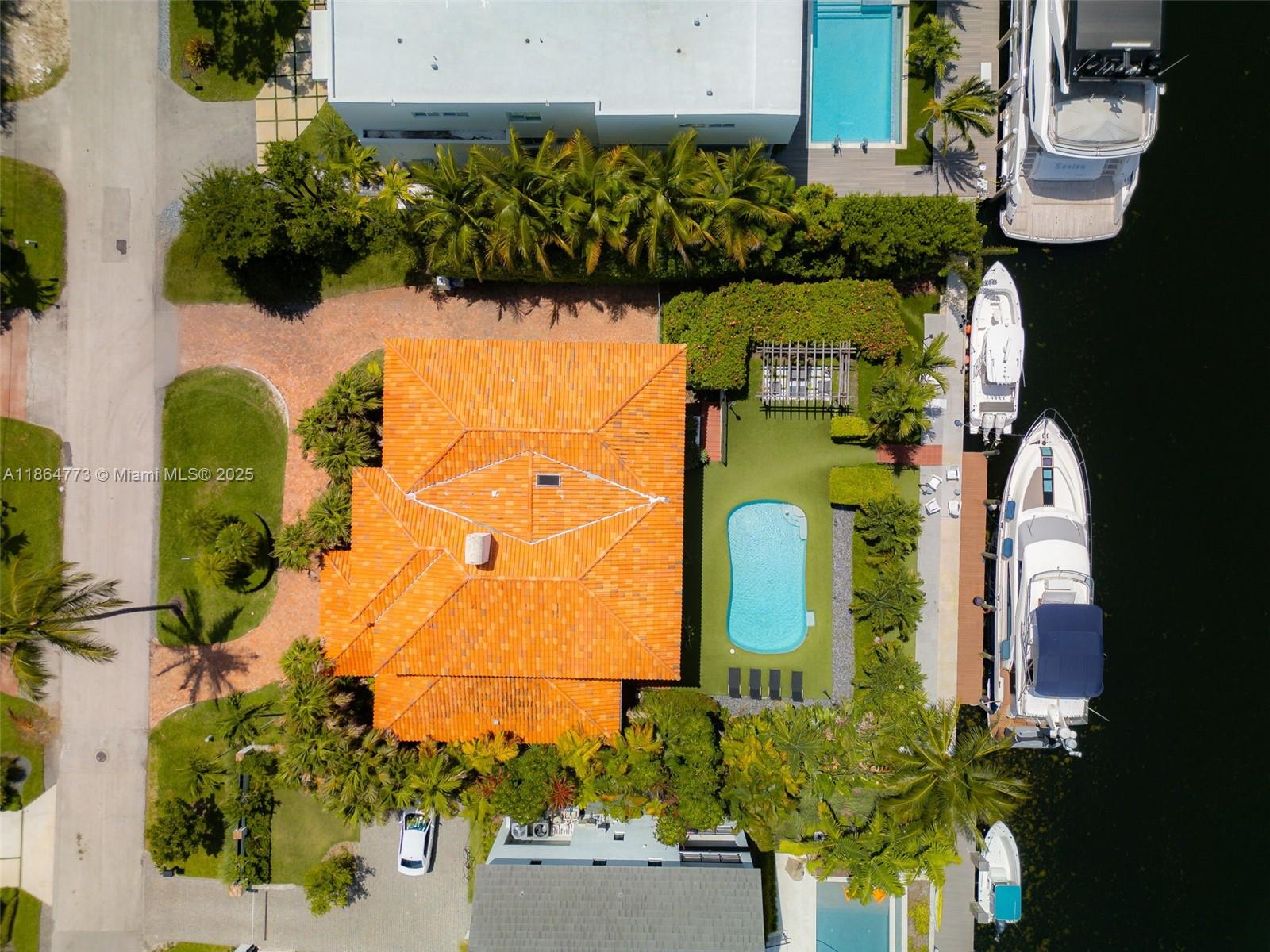 6850 Sunrise Ter Coral Gables, FL 33133