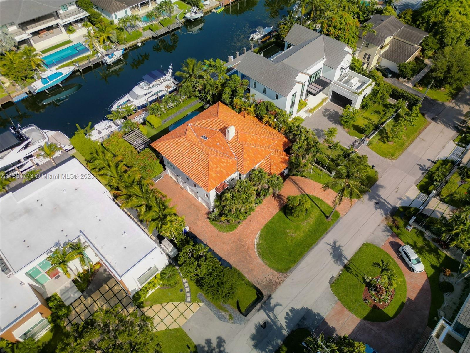 6850 Sunrise Ter Coral Gables, FL 33133