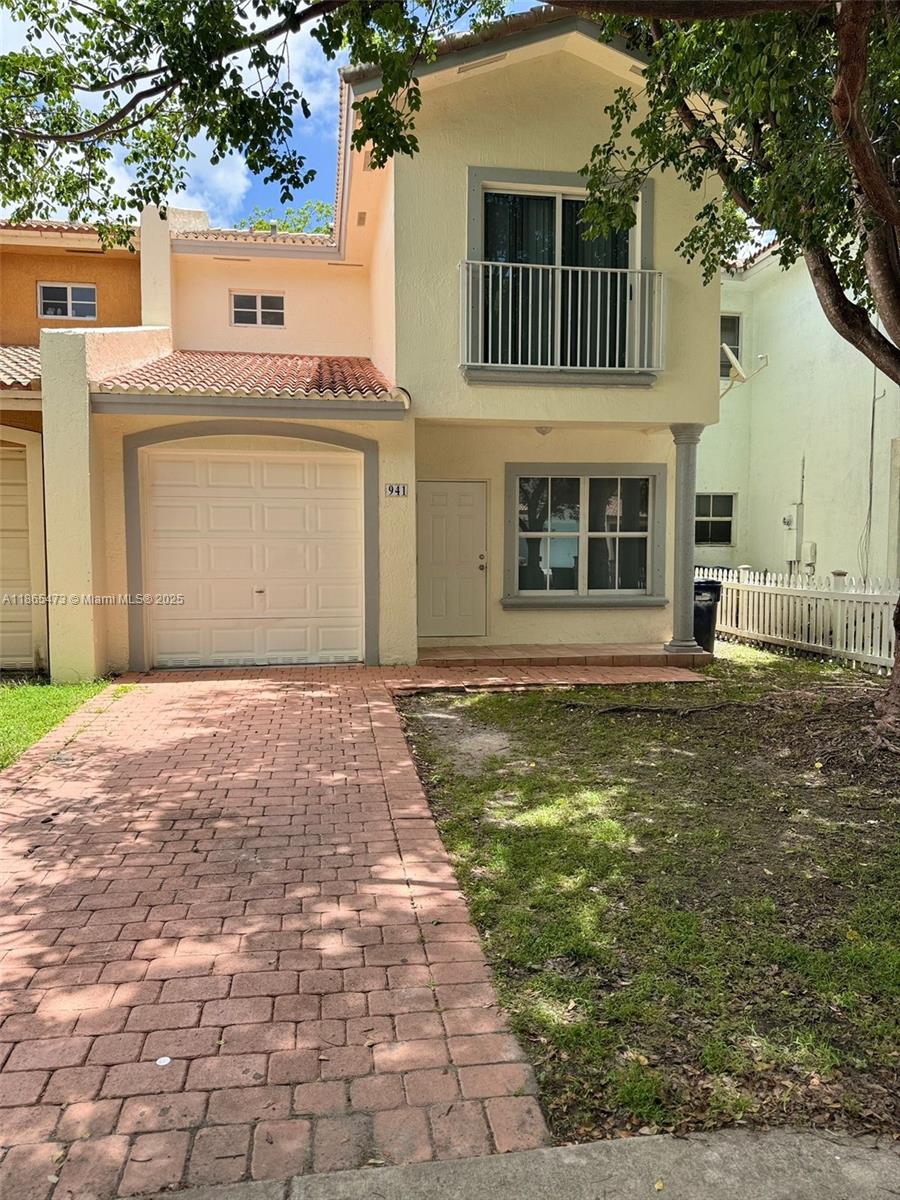 941 SW 6th Pl