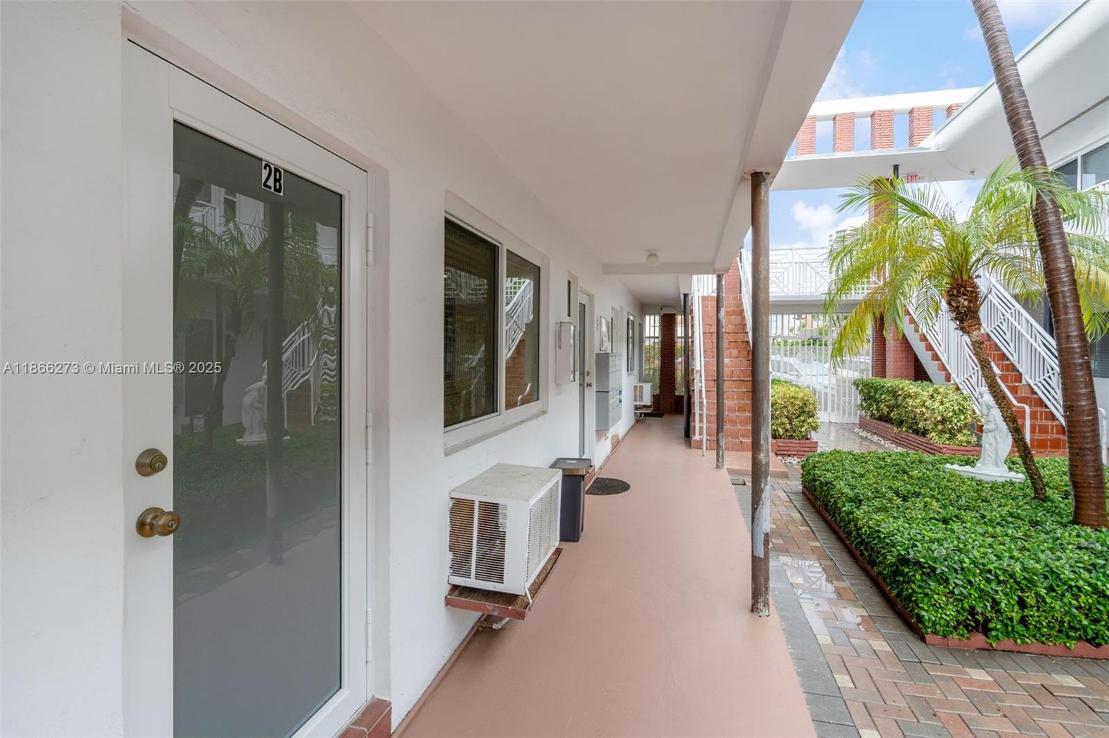 7424 Byron Ave #2B