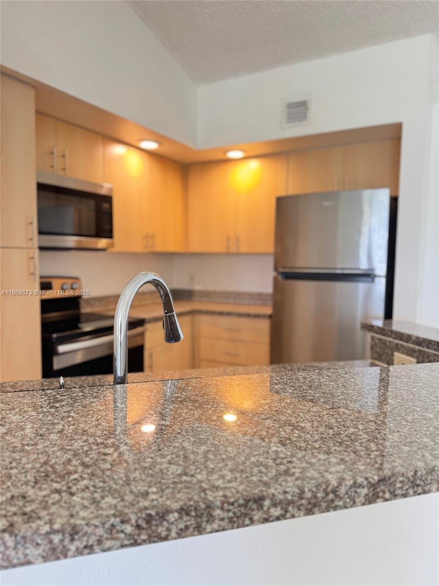 3400 N Pinewalk Dr N #934