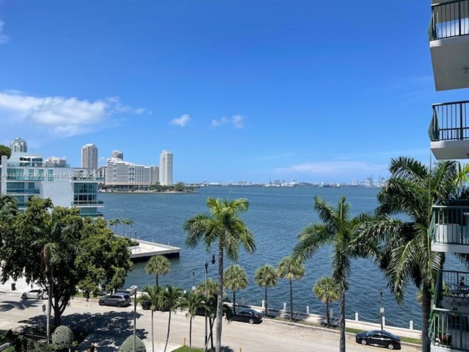 1408 Brickell Bay Dr #611