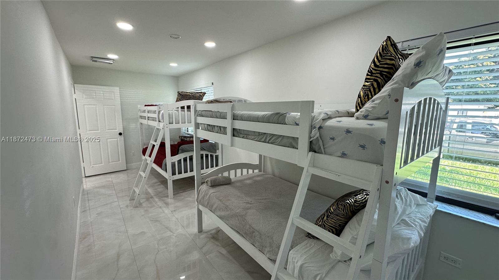 40 NW 125th St North Miami, FL 33168