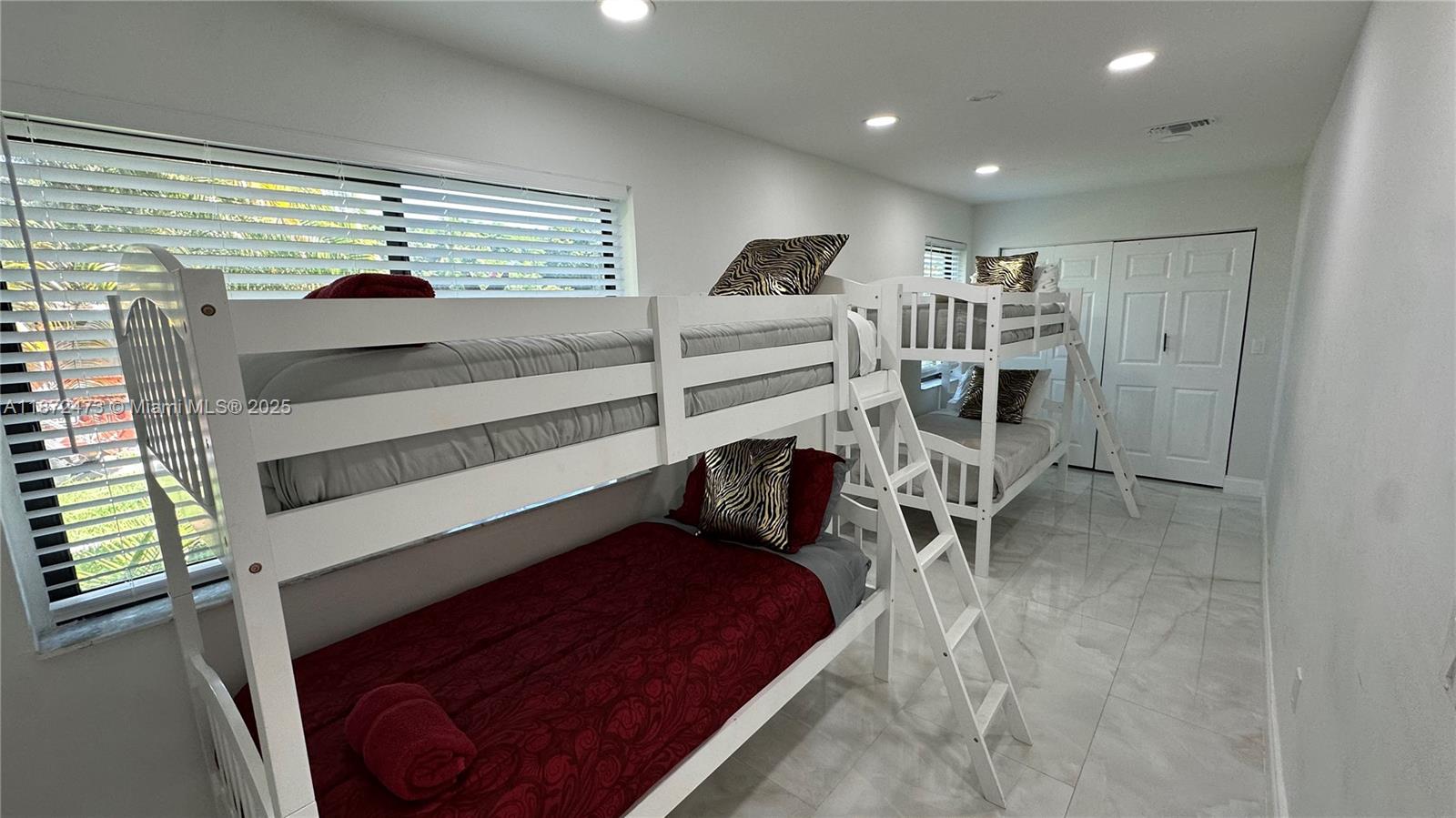 40 NW 125th St North Miami, FL 33168