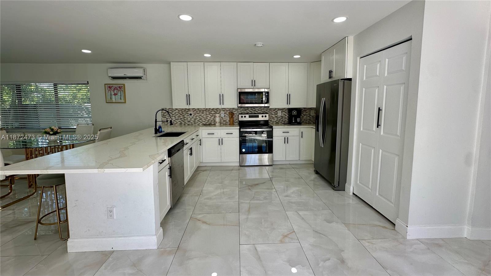 40 NW 125th St North Miami, FL 33168