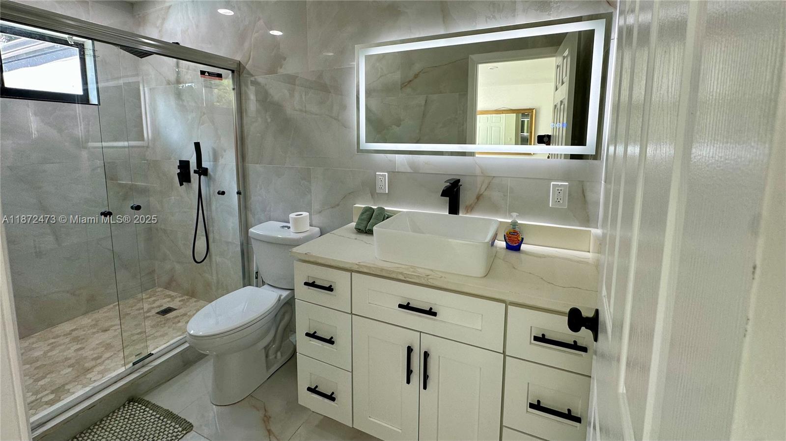 40 NW 125th St North Miami, FL 33168