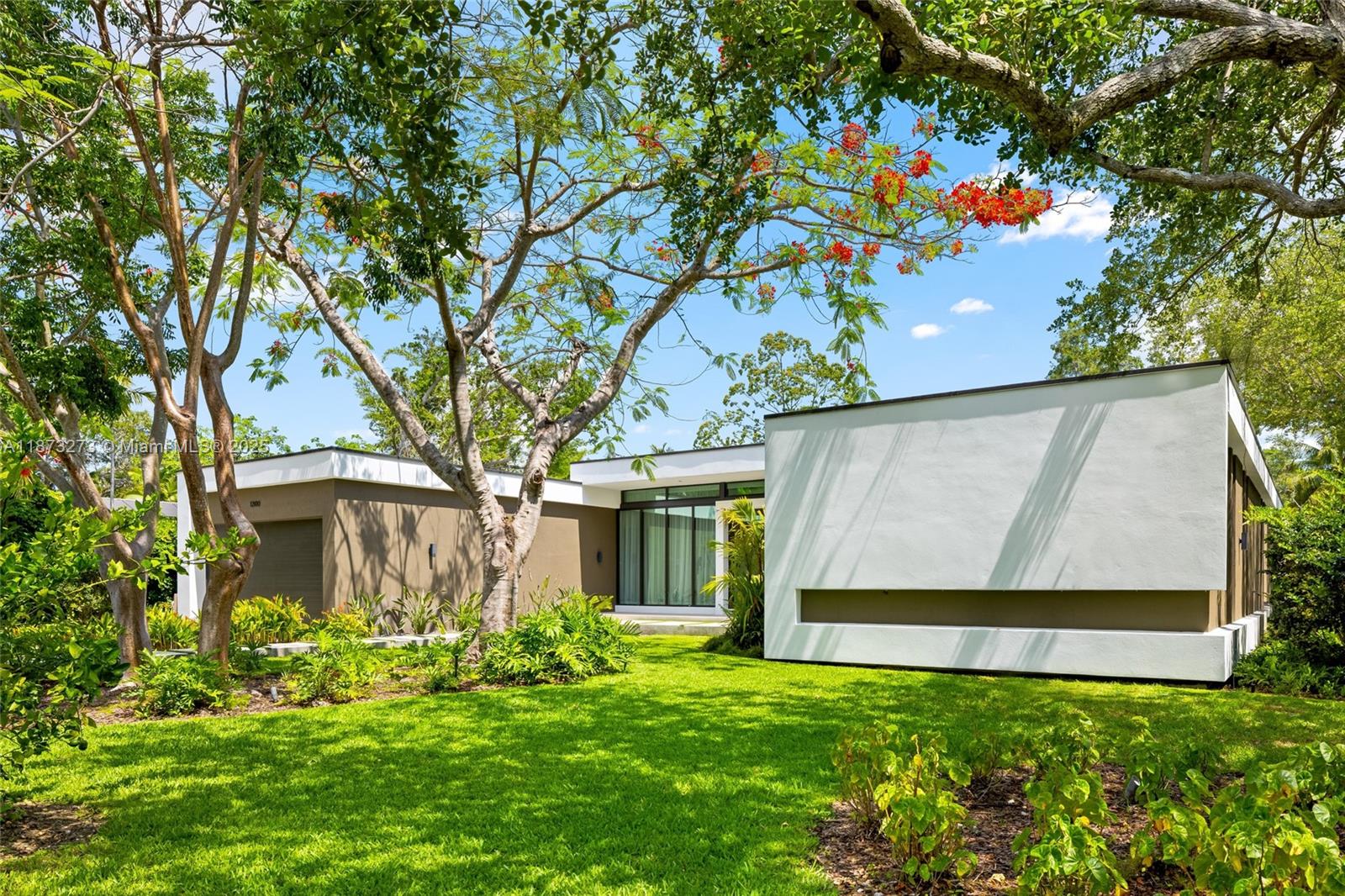 12100 SW 79th Ave Pinecrest, FL 33156 12100 SW 79th Ave Pinecrest, FL 33156