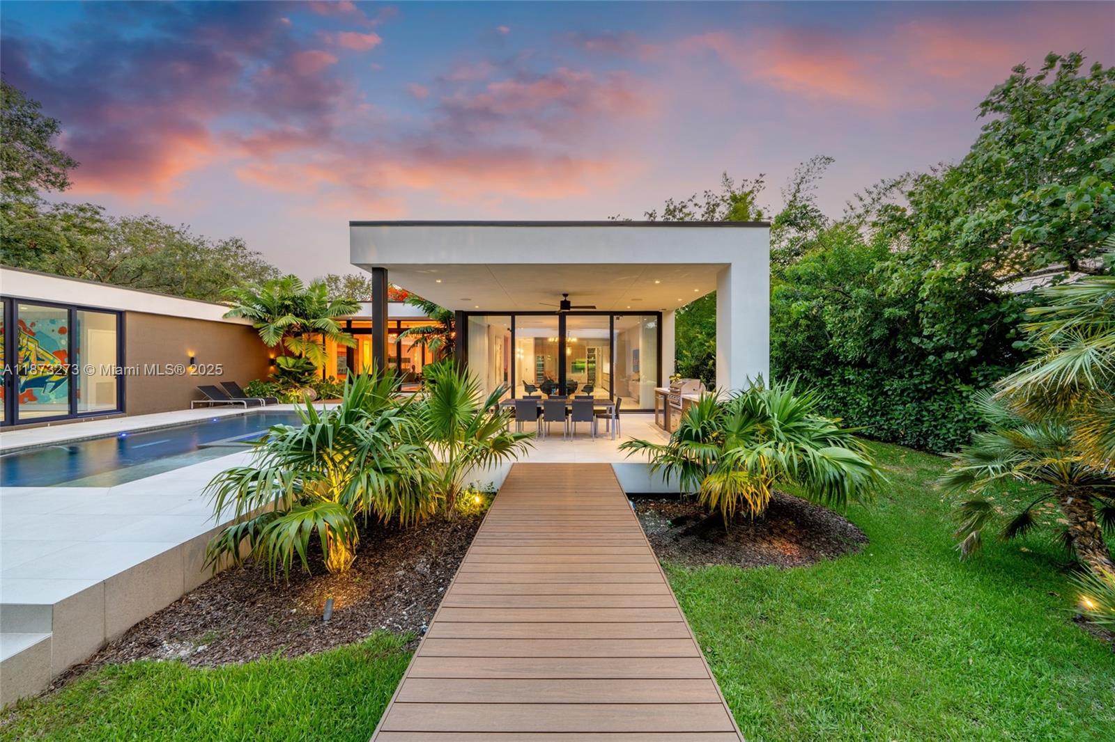 12100 SW 79th Ave Pinecrest, FL 33156 12100 SW 79th Ave Pinecrest, FL 33156