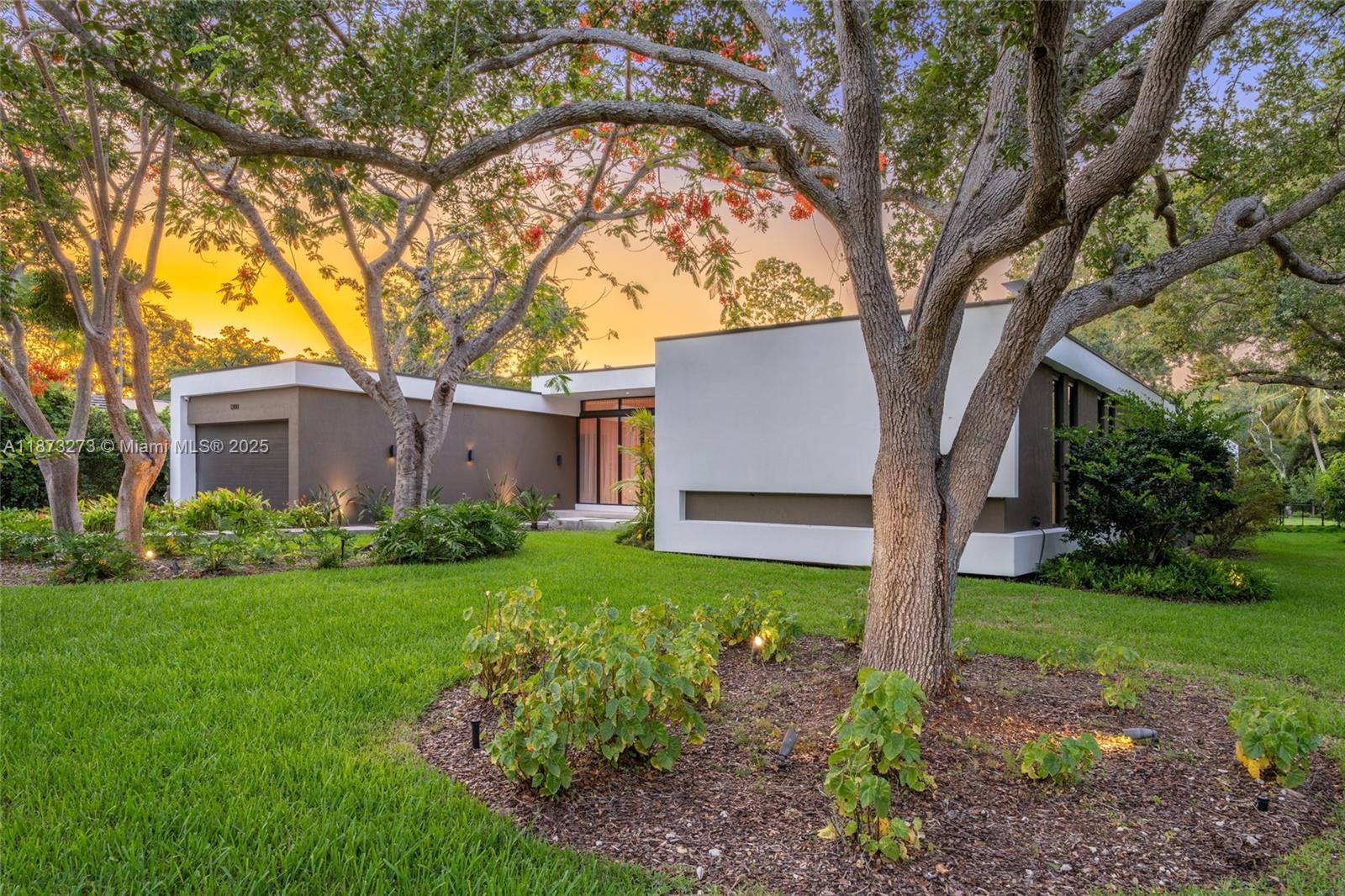 12100 SW 79th Ave Pinecrest, FL 33156 12100 SW 79th Ave Pinecrest, FL 33156