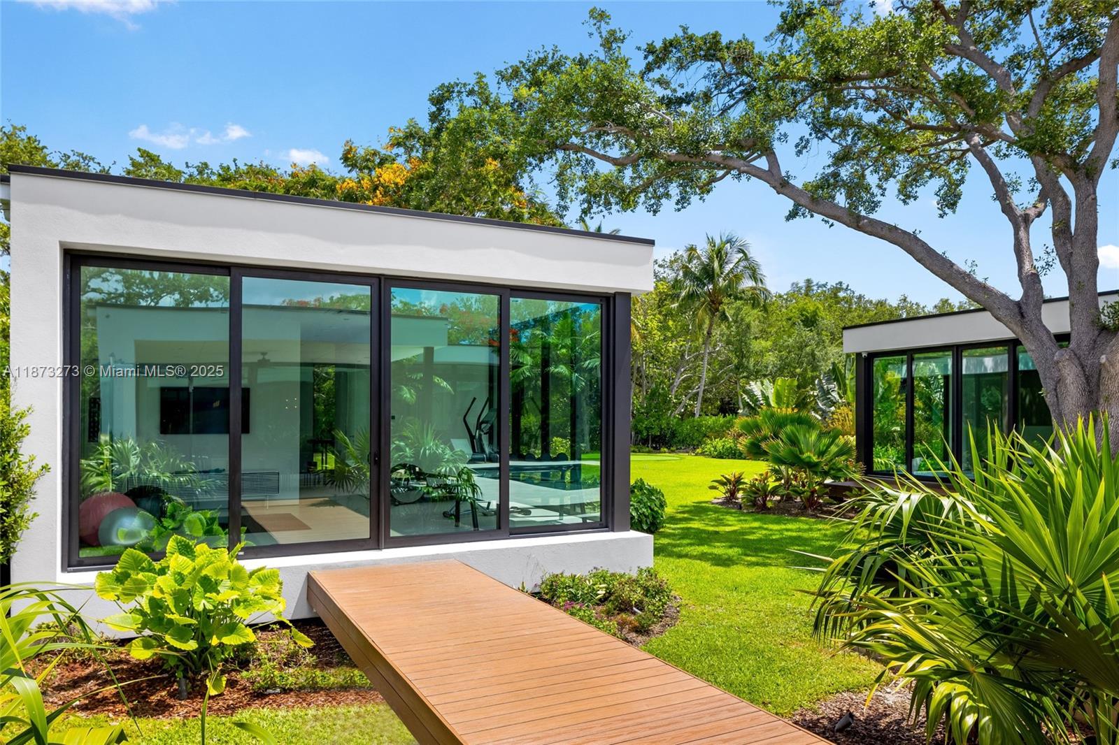 12100 SW 79th Ave Pinecrest, FL 33156 12100 SW 79th Ave Pinecrest, FL 33156