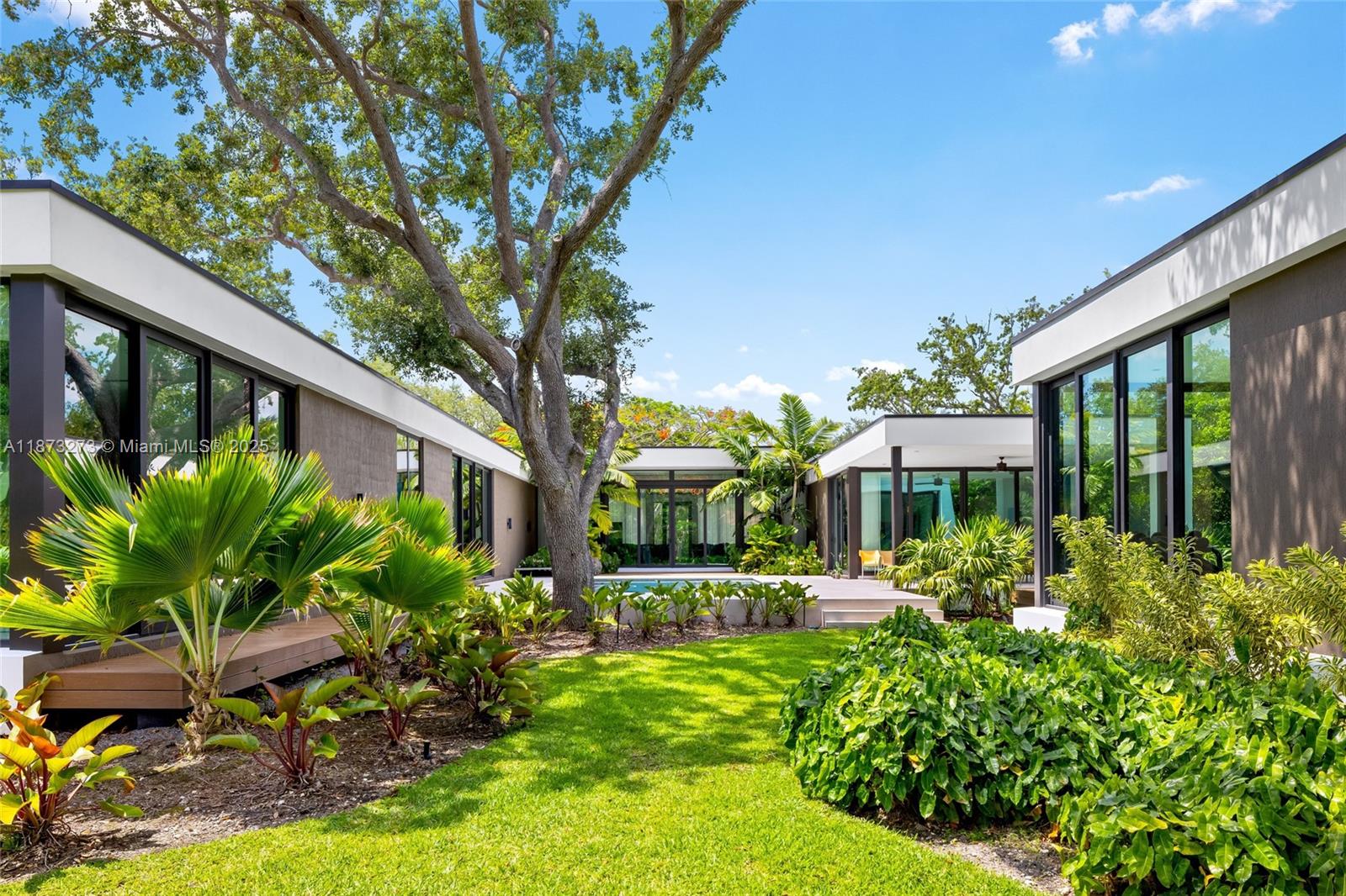12100 SW 79th Ave Pinecrest, FL 33156 12100 SW 79th Ave Pinecrest, FL 33156
