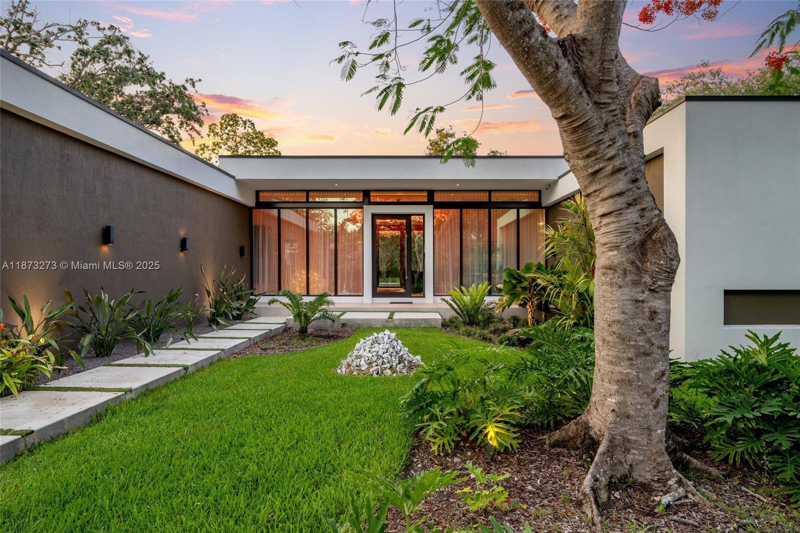 12100 SW 79th Ave Pinecrest, FL 33156 12100 SW 79th Ave Pinecrest, FL 33156