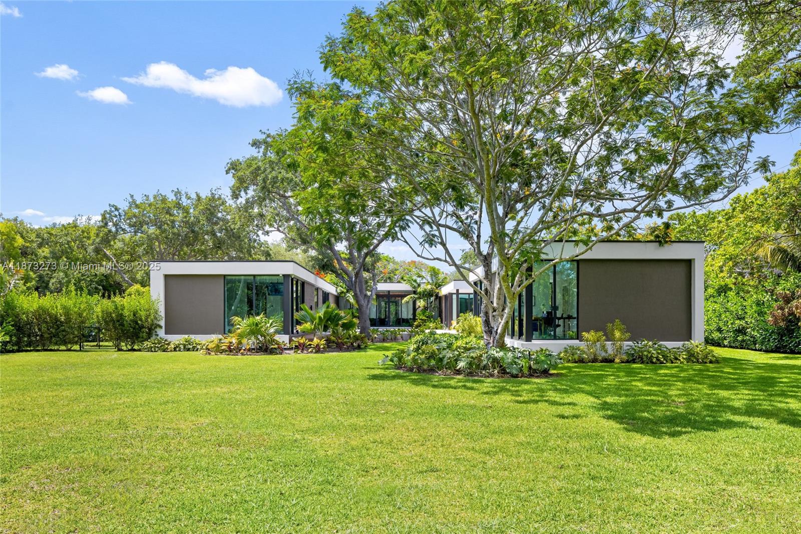 12100 SW 79th Ave Pinecrest, FL 33156 12100 SW 79th Ave Pinecrest, FL 33156