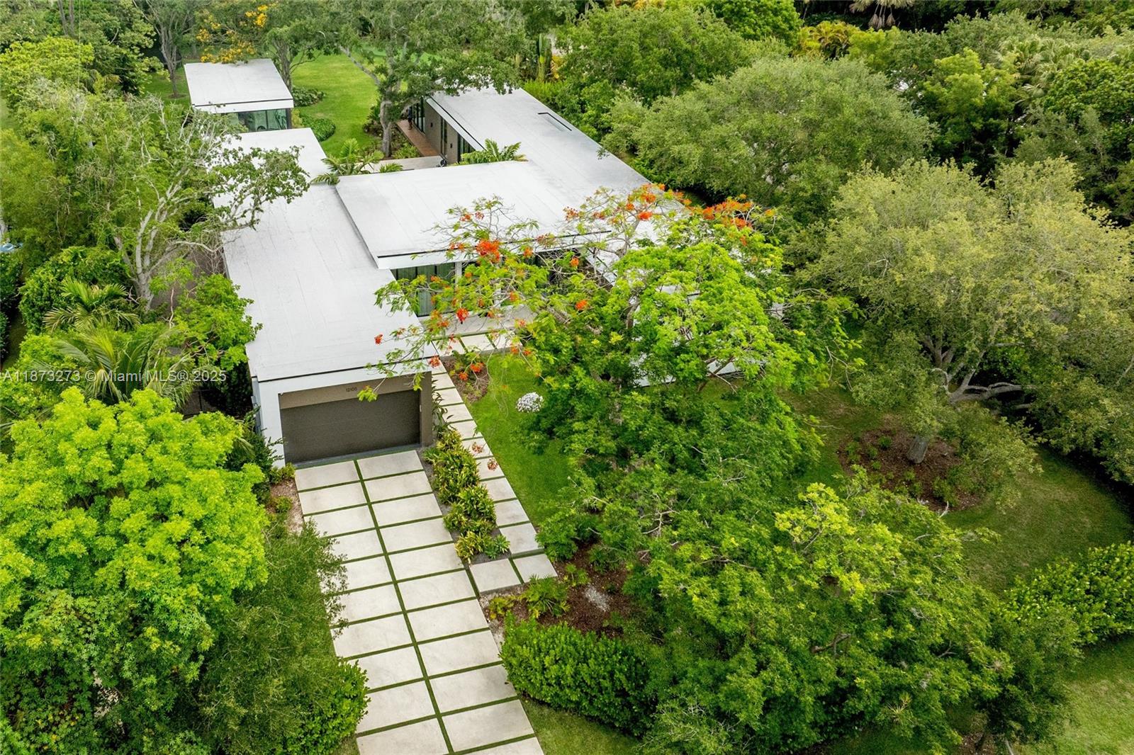 12100 SW 79th Ave Pinecrest, FL 33156 12100 SW 79th Ave Pinecrest, FL 33156