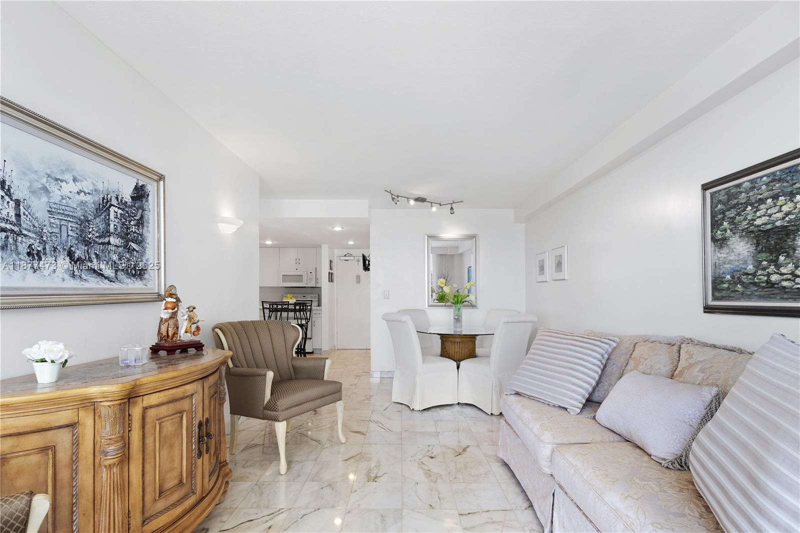 image Brickell Harbour Condo14