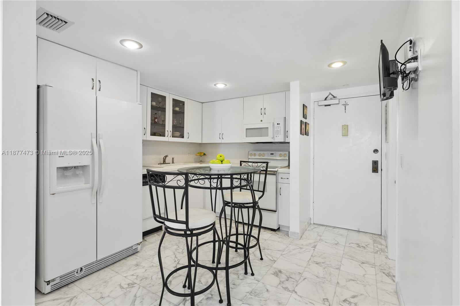 image Brickell Harbour Condo17