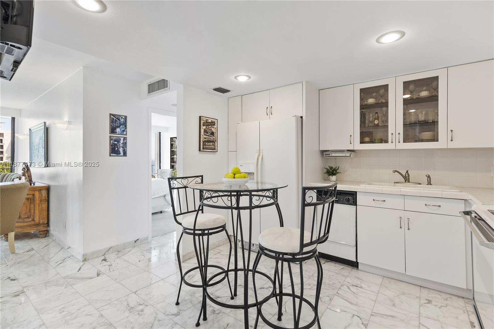 image Brickell Harbour Condo18