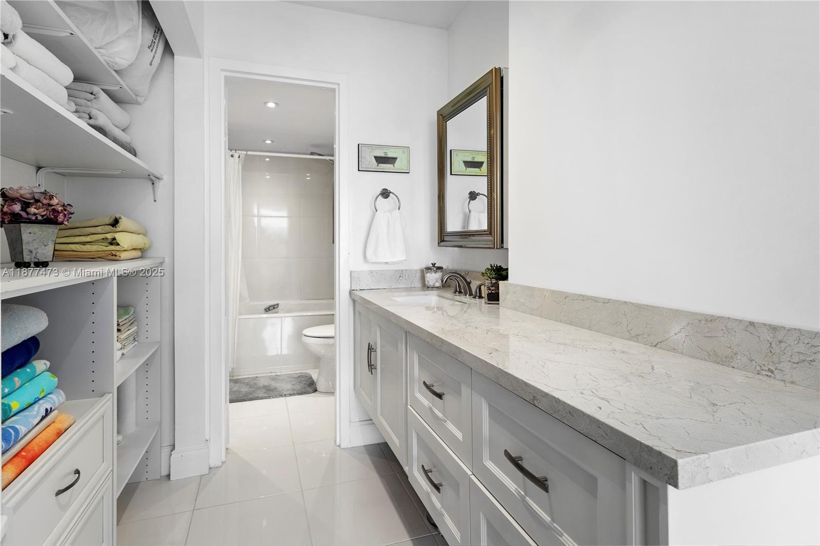 image Brickell Harbour Condo27