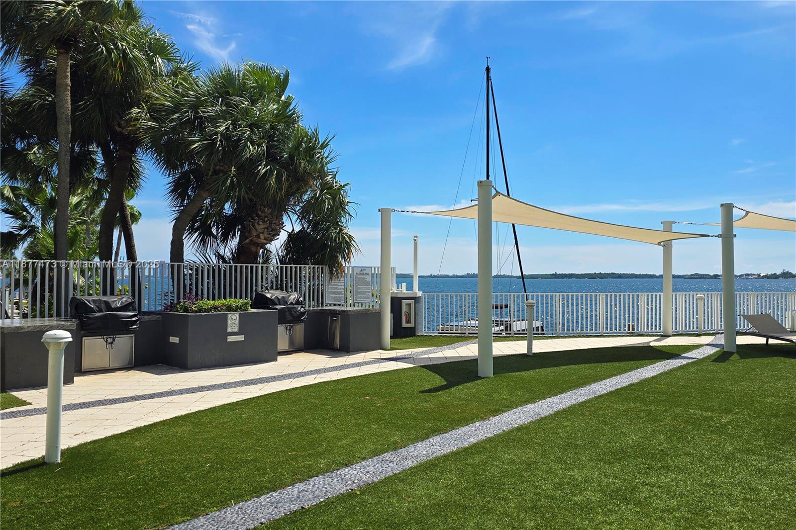 image Brickell Harbour Condo8