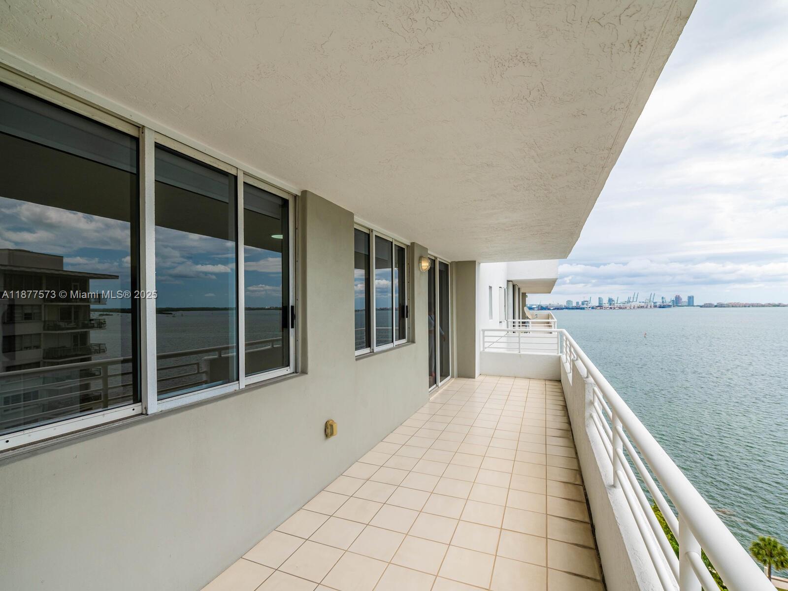 1402 Brickell Bay Dr #1203