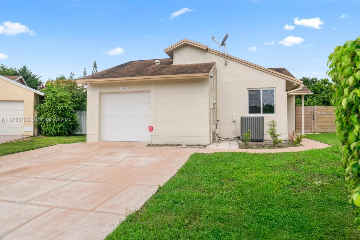 11041 SW 11th Ct
