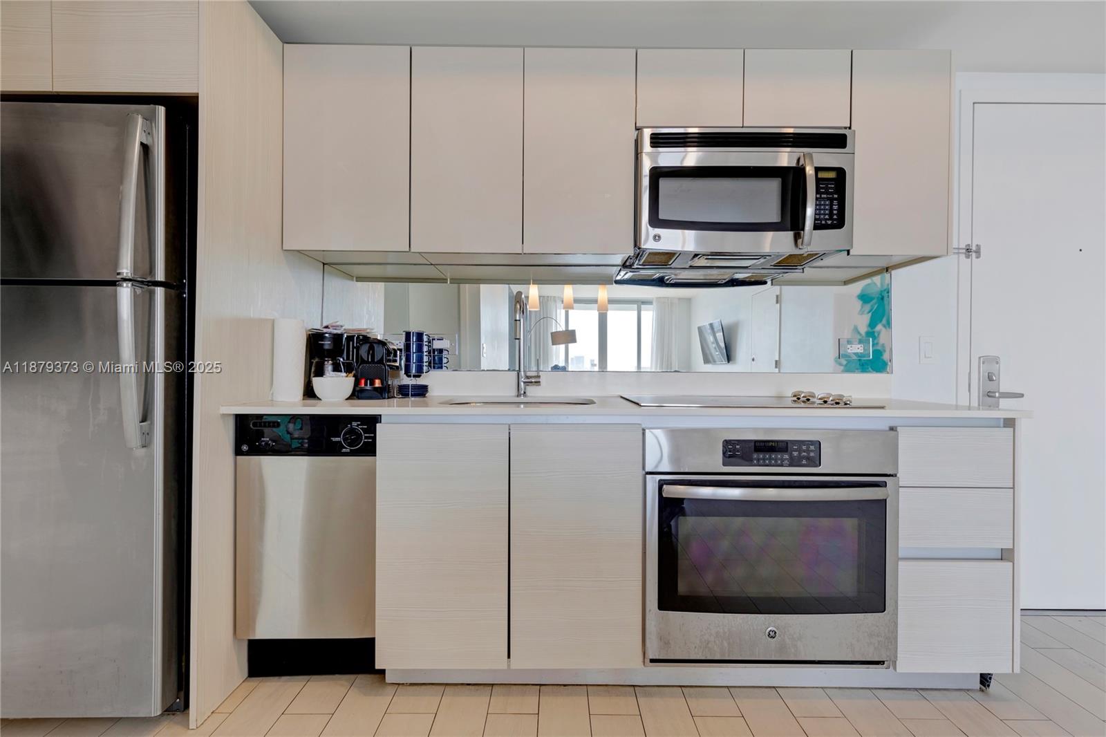 image Beachwalk Condominium10