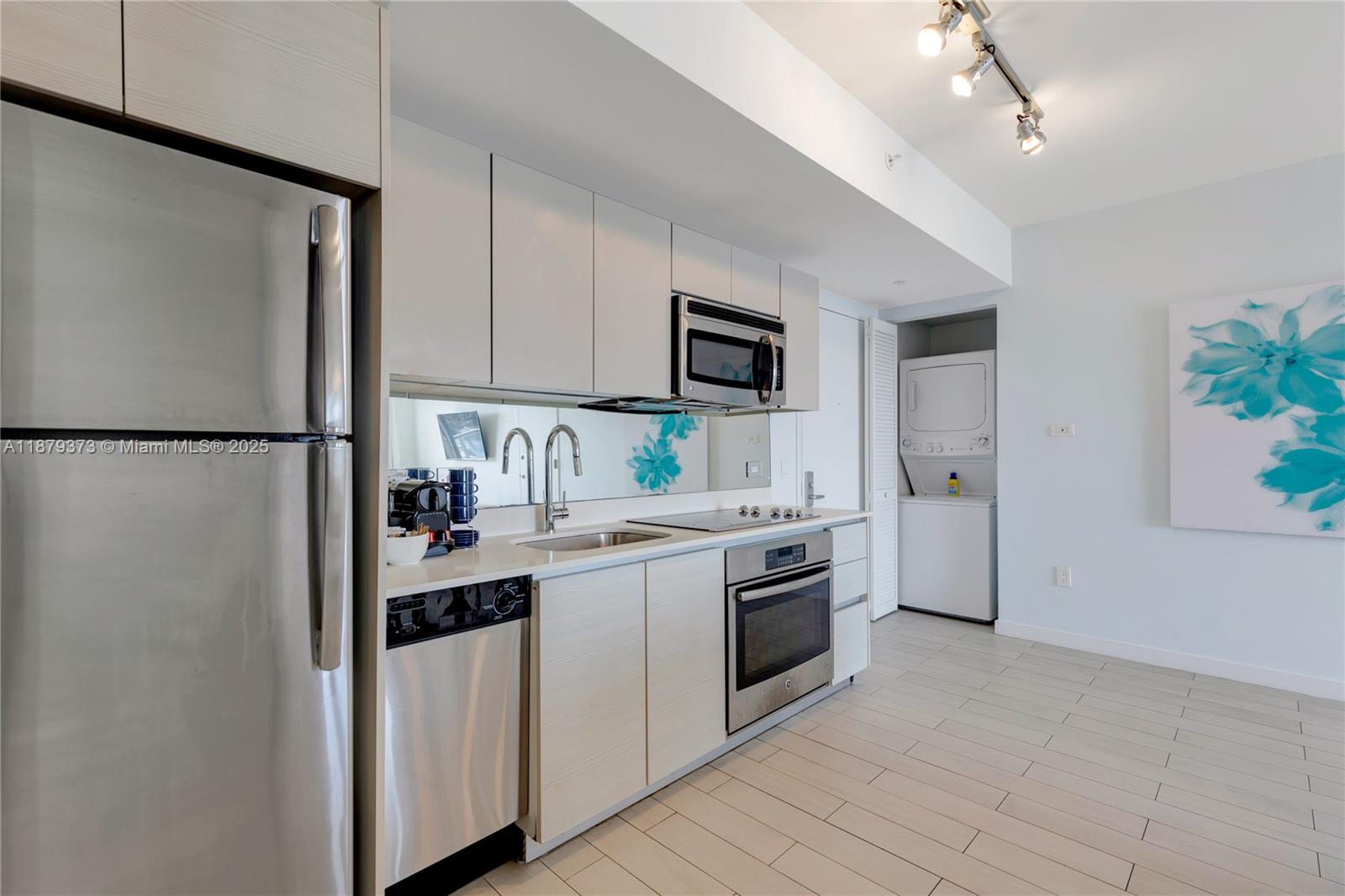 image Beachwalk Condominium12