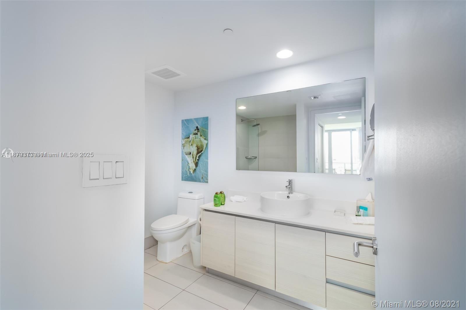 image Beachwalk Condominium14