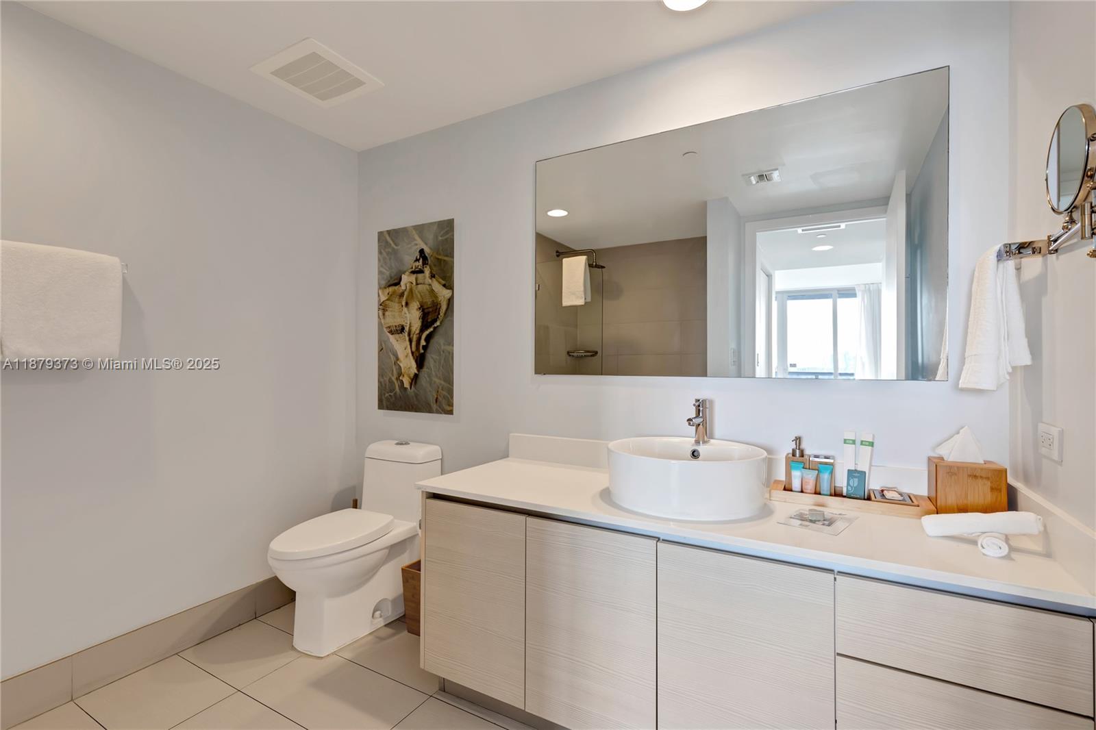 image Beachwalk Condominium16