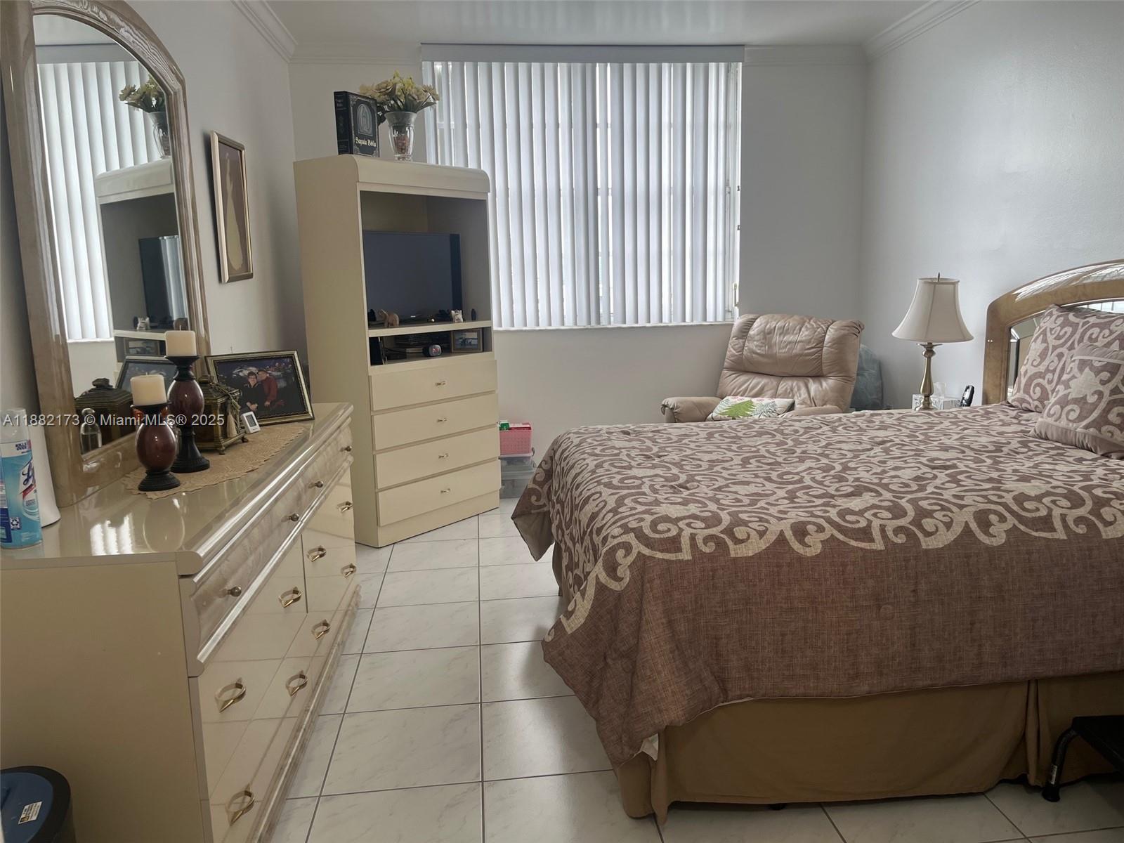 image ARLEN HOUSE CONDO12