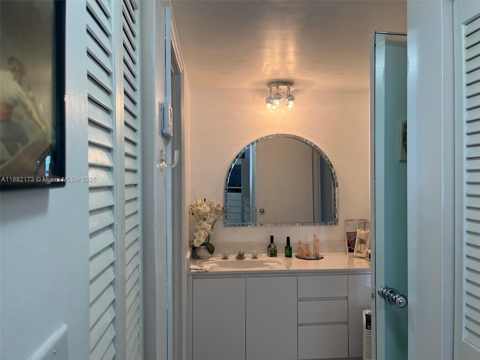 image ARLEN HOUSE CONDO15