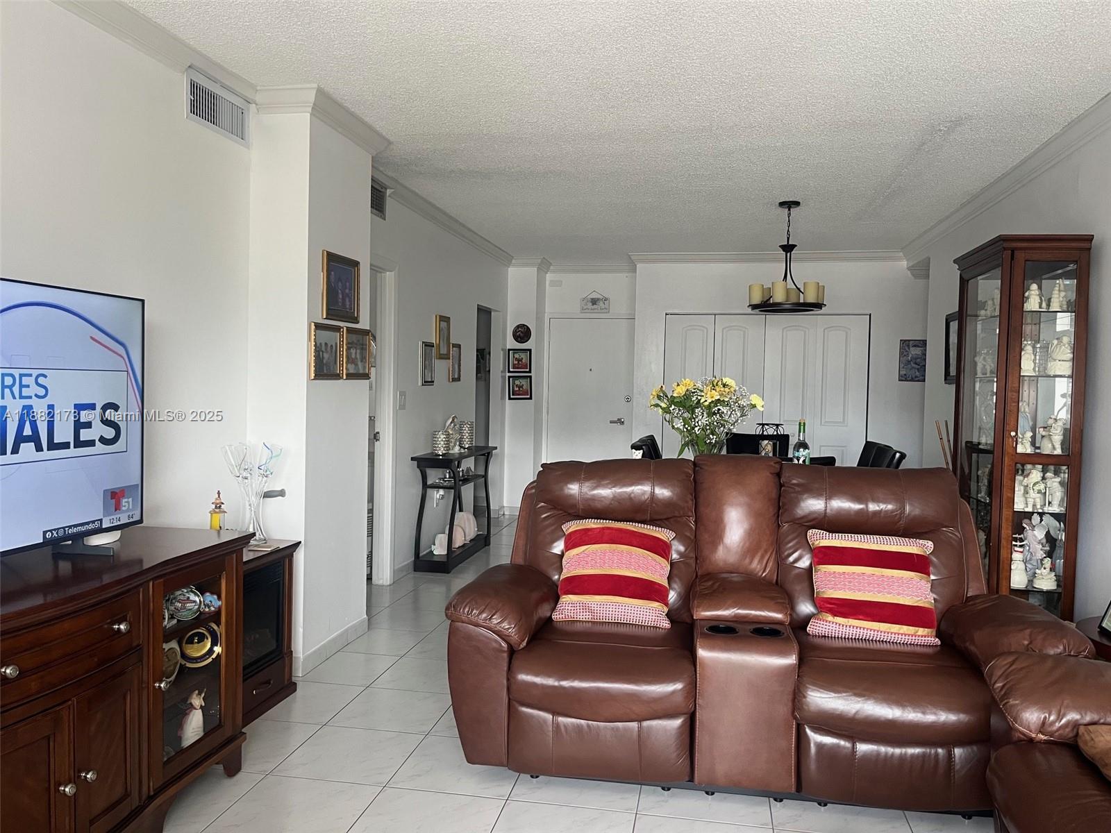 image ARLEN HOUSE CONDO5